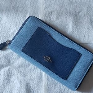 Leather two-tone wallet